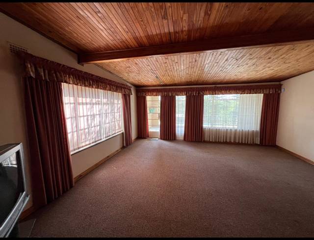 3 BEDROOM HOUSE FOR SALE IN HELDERSTROME AH